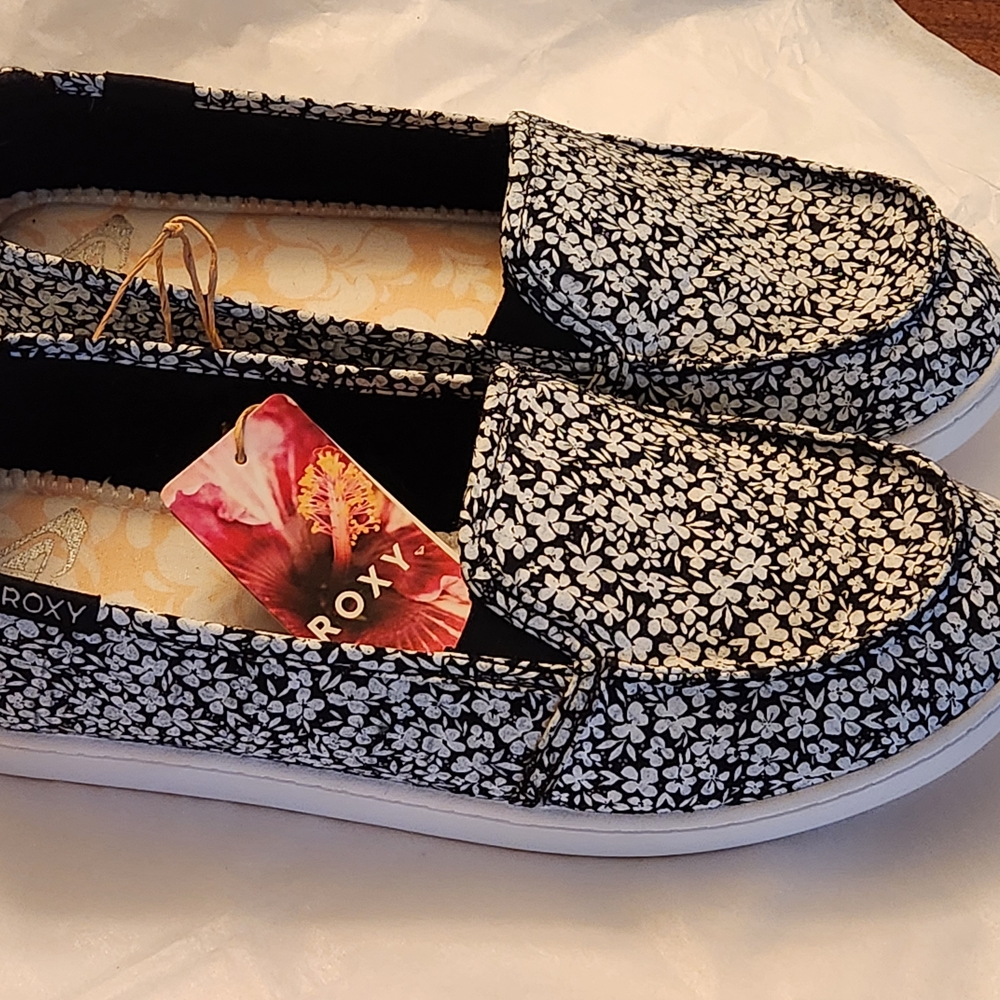 Roxy Black and White Floral Women's Shoes - Picture 2 of 5